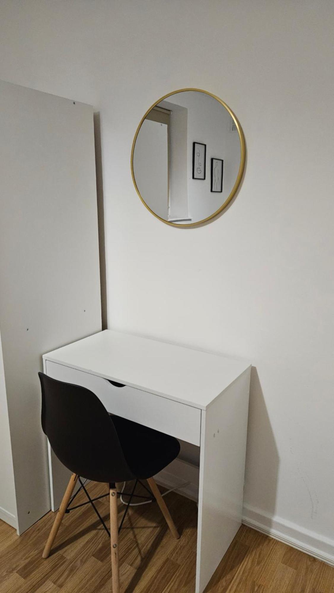 Spacious Two Bedroom Apartment In Battersea, Free Parking 런던 외부 사진