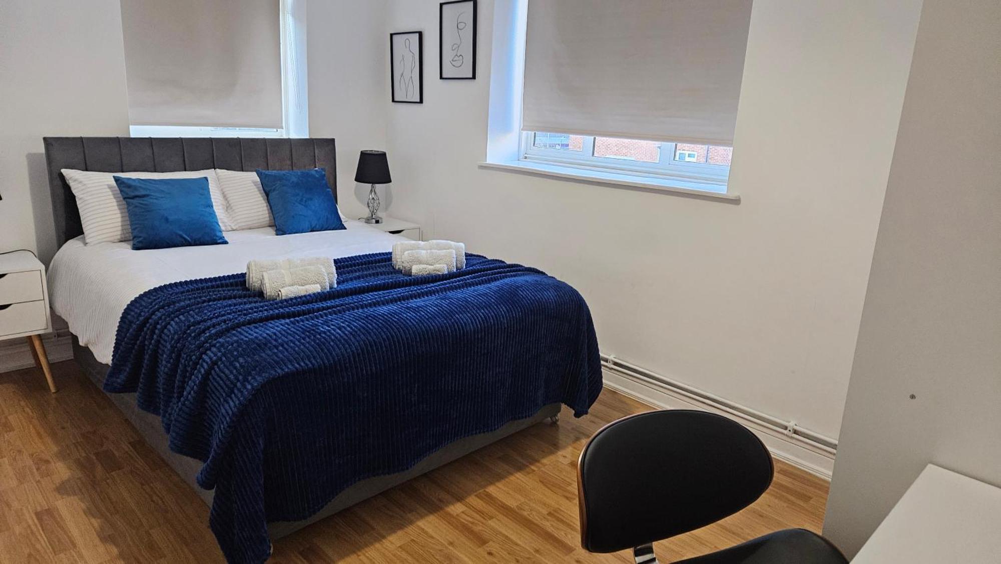 Spacious Two Bedroom Apartment In Battersea, Free Parking 런던 외부 사진