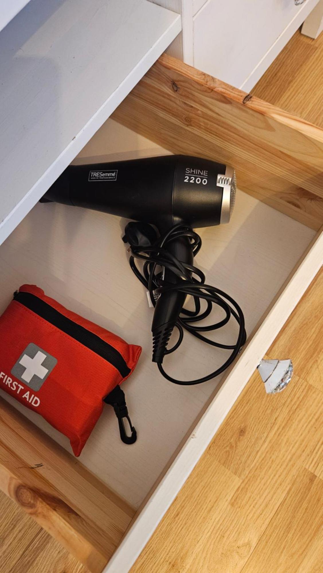Spacious Two Bedroom Apartment In Battersea, Free Parking 런던 외부 사진