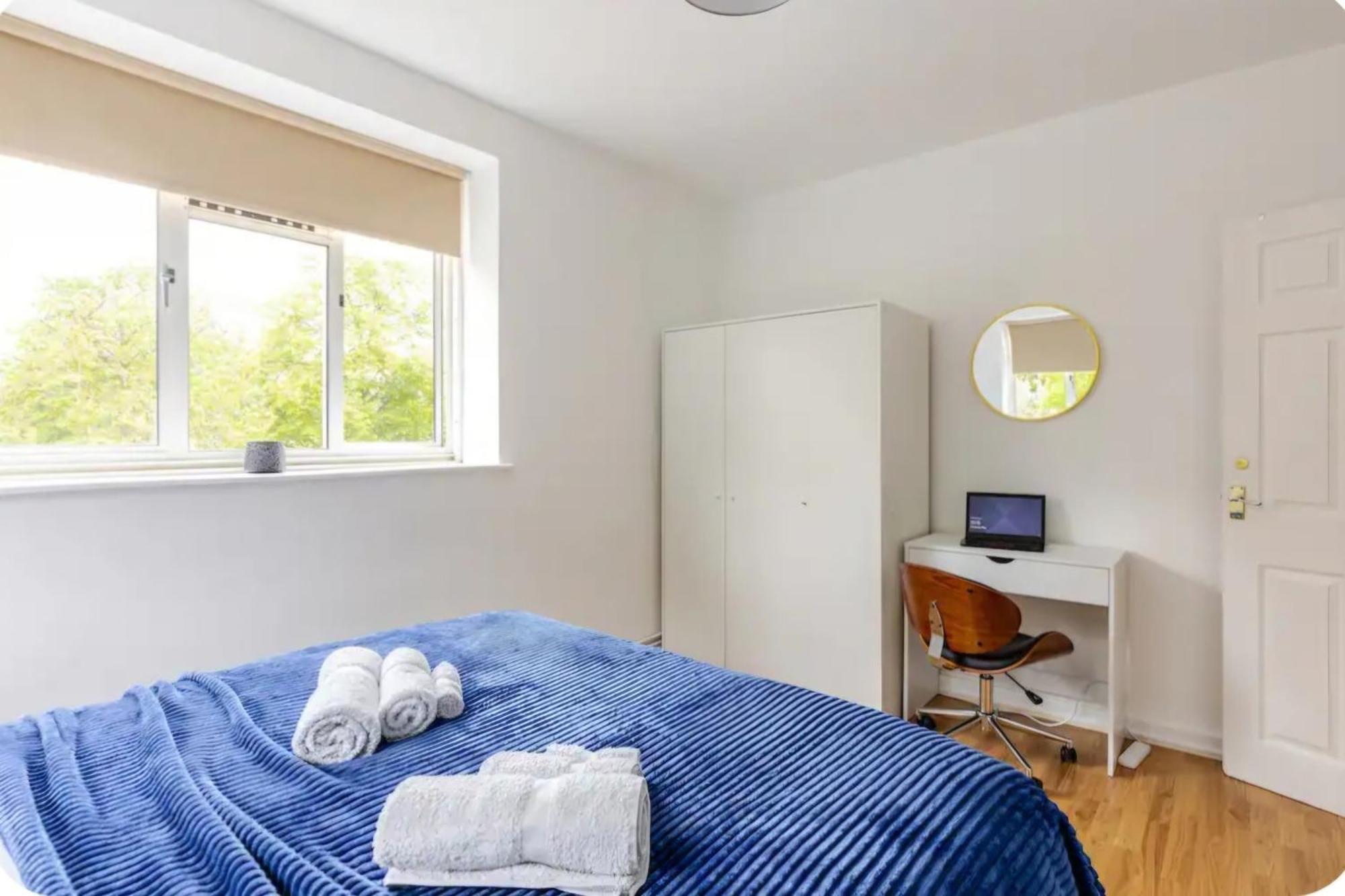 Spacious Two Bedroom Apartment In Battersea, Free Parking 런던 외부 사진