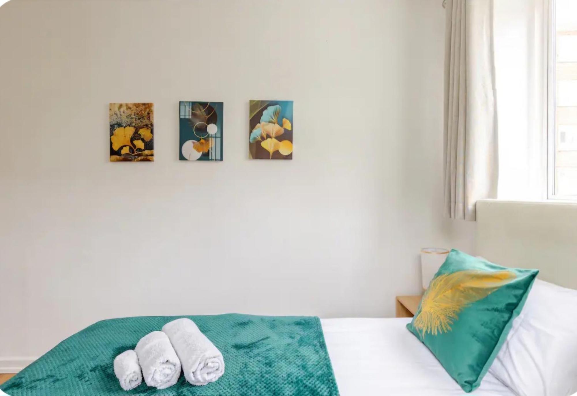 Spacious Two Bedroom Apartment In Battersea, Free Parking 런던 외부 사진