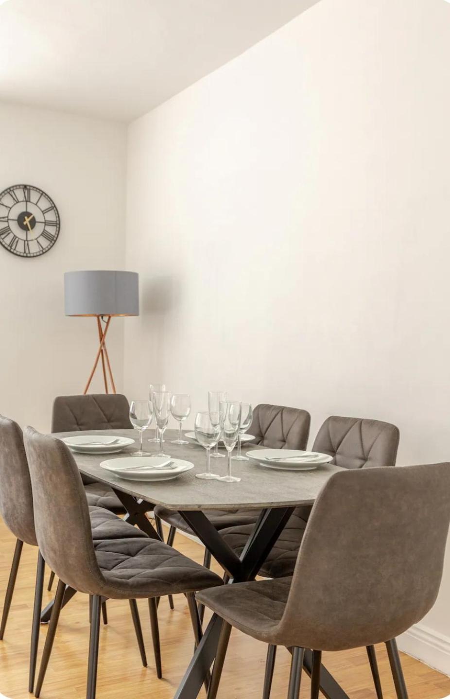 Spacious Two Bedroom Apartment In Battersea, Free Parking 런던 외부 사진